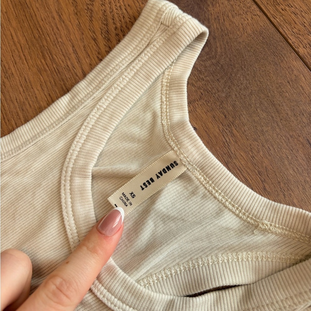 Aritzia Tank - Picture 3 of 3